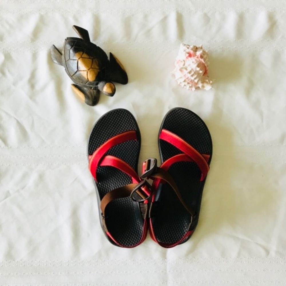 Chacos size 6